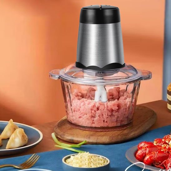Hachoir electrique avec des plats 