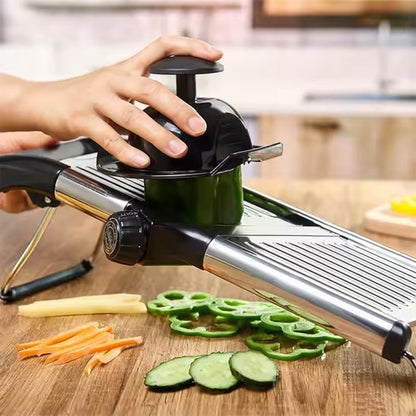  Mandoline japonaise avec son socle et son poussoir