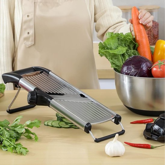  Mandoline japonsaise  son socle et pieds repliables 