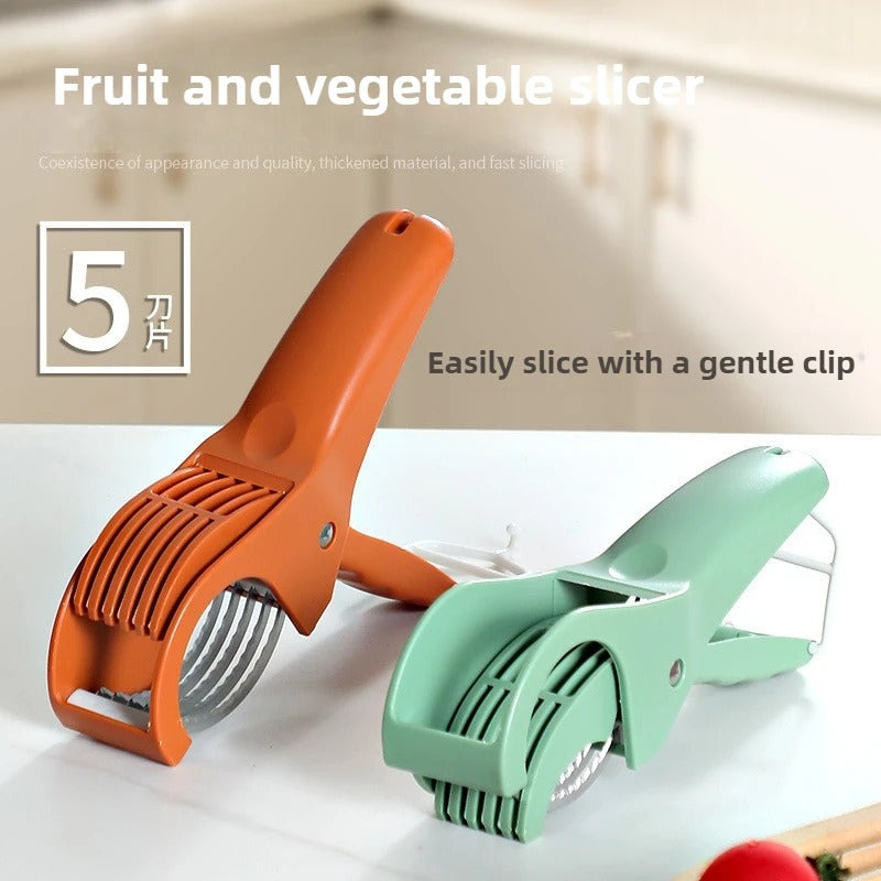 trancheuse et légumes et fruits présentée pour ses lames tranchantes 